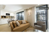 Apartamento de 2 quartos para alugar no Porto.