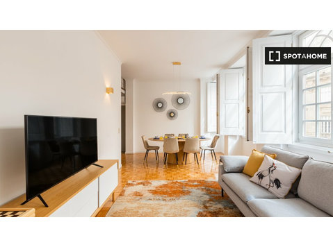 Apartamento de 3 quartos para alugar no Bolhão, Porto - Apartamentos