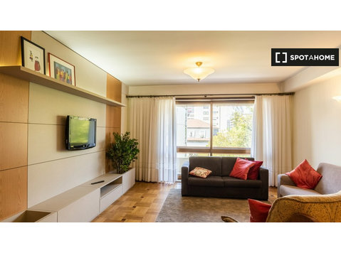 Apartamento de 3 quartos para alugar no Porto, Porto - Apartamentos