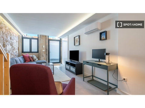 3-bedroom apartment for rent in Porto, Porto - דירות