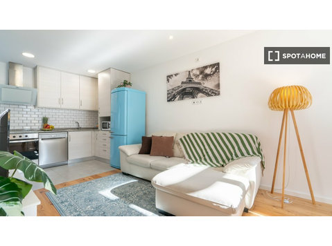 3-pokojowe mieszkanie do wynajęcia w Porto, Porto - Mieszkanie