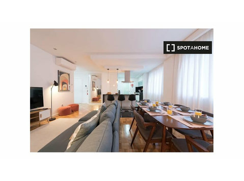 Apartamento de 3 dormitorios en alquiler en Santo… - Pisos
