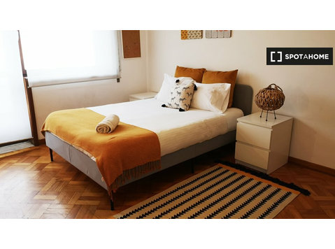 5-bedroom apartment for rent in Bonfim, Porto - Apartments