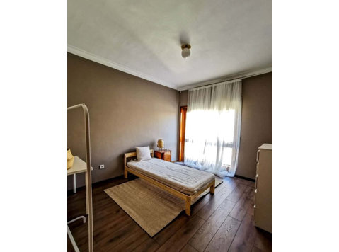 Charming room in a 4 bedroom apartment in Porto - Room 1 - Apartmani
