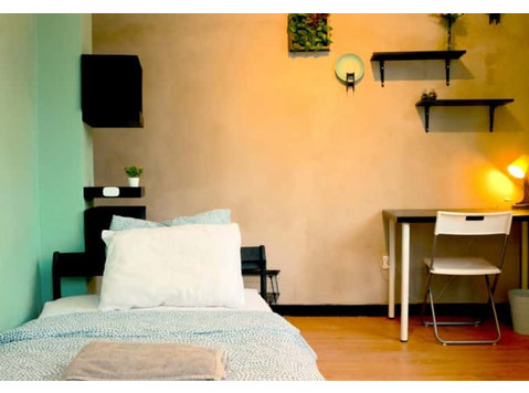 Comfortable single bedroom near Universidade Fernando Pessoa - Apartments