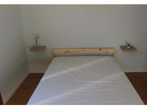 Cosy double bedroom near Universidade Fernando Pessoa - Appartements