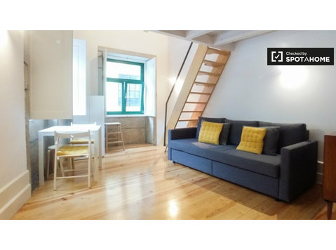 Duplex studio apartment for rent in Bonfim, Porto - 公寓