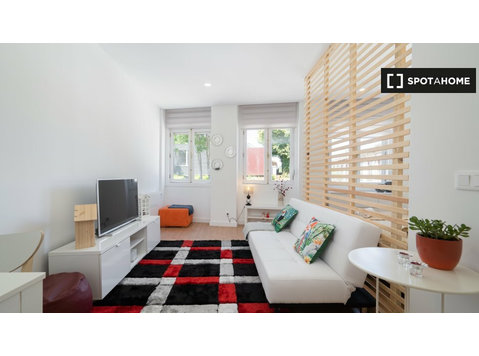 Studio apartment for rent in Bonfim, Porto - شقق