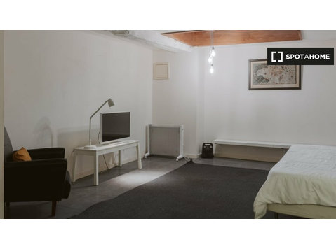Studio apartment for rent in Porto - Квартиры