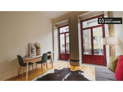 Studio apartment for rent in Porto, Porto - Căn hộ