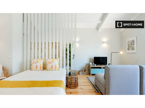 Studio apartment for rent in Santo Ildefonso, Porto - 	
Lägenheter