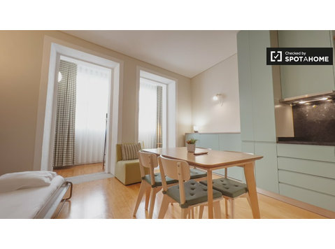 Studio for rent in Porto. - آپارتمان ها