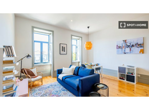 Studio for rent in Porto - آپارتمان ها