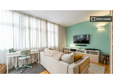 Estúdio para alugar no Porto. - Apartamentos