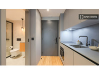 Studio for rent in Porto - شقق