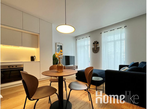 Studio, fully equiped and in the city centre, with balcony… - Apartmány