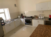 FF Ensuite Penthouse Room (all inclusive) QR4k with Maid - Flatshare