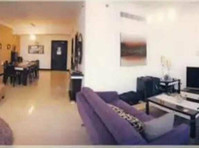 Beverly Hills Tower-Ensuite with Balcony Promo at 4000 - Woning delen