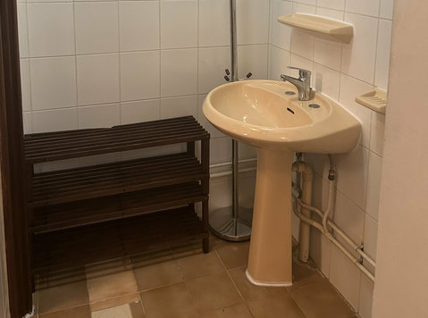 ROOM FOR AN EXPAT IN WEST BAY, all bills included - Flatshare