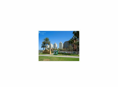 for female: an ensuit bedroom at the Pearl giardino village - Flatshare
