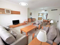 2 Bedroom Fully Furnished w/ Pool, Gym -no commission - Apartmány
