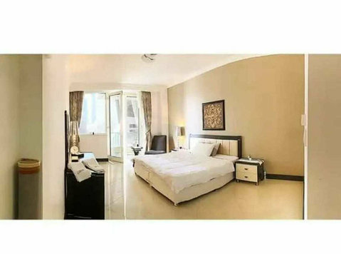 Beverly Hills Ensuite Master w/balcony Promo 5,000 - Appartements