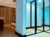 Beverly Hills Ensuite Master w/balcony Promo 4,000 - اپارٹمنٹ