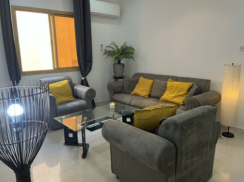 FF 2 BEDROOMS APARTMENT IN WESTBAY/FEMALE OR WESTERN COUPLE - Apartments