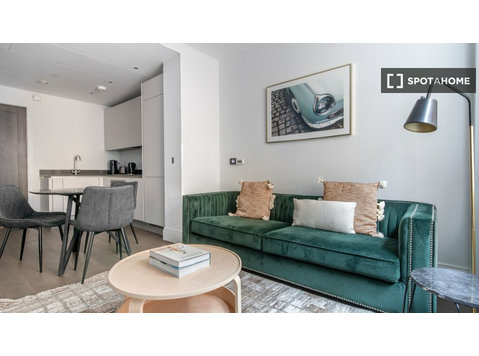 Appartamento con 1 camera da letto in affitto a Londra - شقق