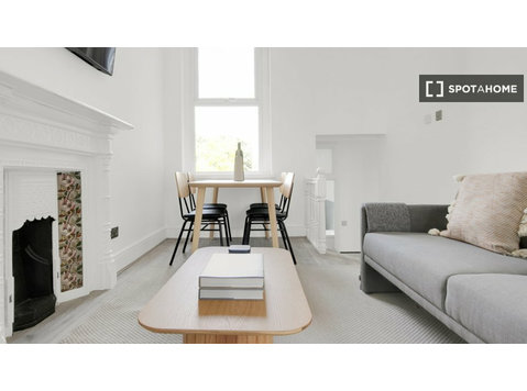 Appartamento con 2 camere da letto in affitto a Londra - Apartments