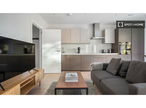 Apartamento de 2 dormitorios en alquiler en Londres, Londres - Apartmani