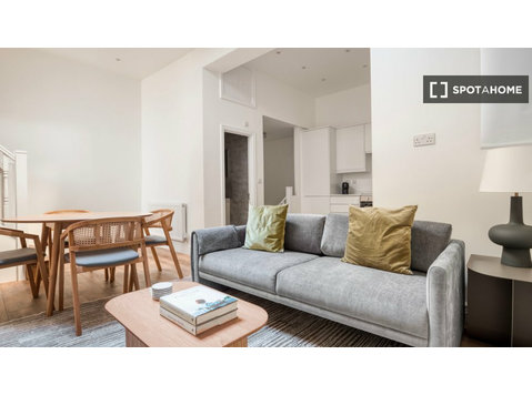 Apartamento de 2 dormitorios en alquiler en Londres, Londres - Апартаменти
