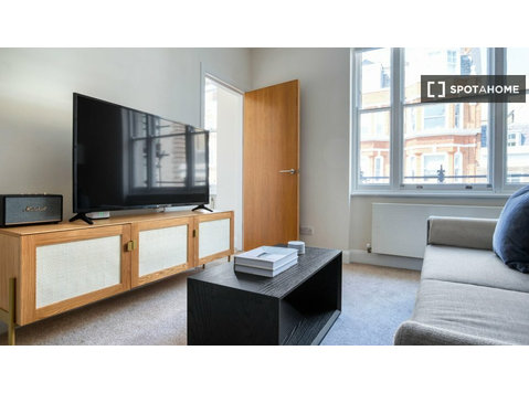 Apartamento de 2 habitaciones en alquiler en Londres - Апартаменти