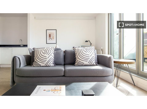 Apartamento de 2 habitaciones en alquiler en Londres - آپارتمان ها