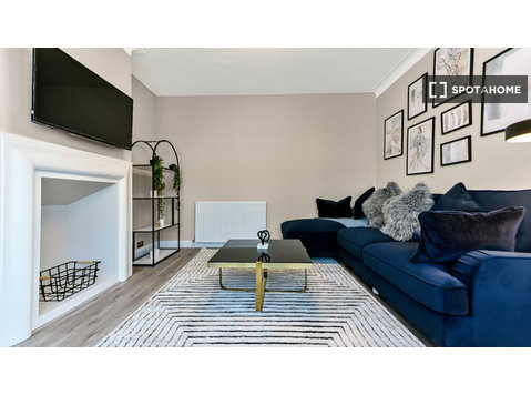 Apartamento de 3 quartos para alugar em Tottenham, Londres - Apartamentos