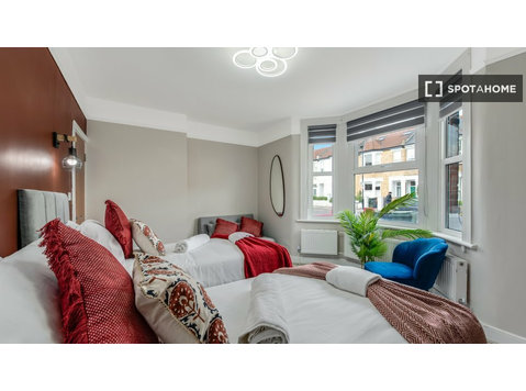Apartamento de 3 quartos para alugar em Wood Green, Londres - Apartamentos