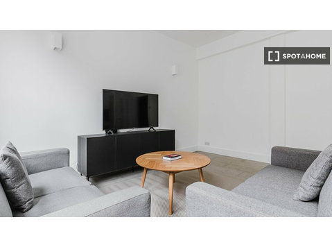 Apartamento de 3 habitaciones en alquiler en Londres - Apartmány