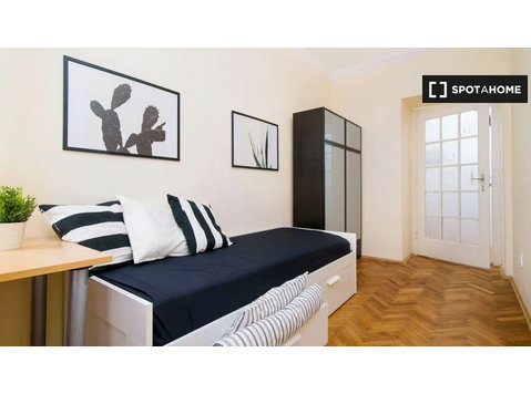 Pokój do wynajęcia w 5-pokojowym mieszkaniu w Bubny w Pradze - Do wynajęcia