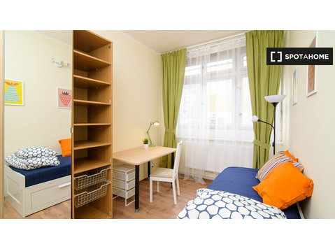 Quarto para alugar em apartamento de 6 quartos em Florenc,… - Aluguel
