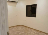 One bedroom apartment in small complex - Apartments