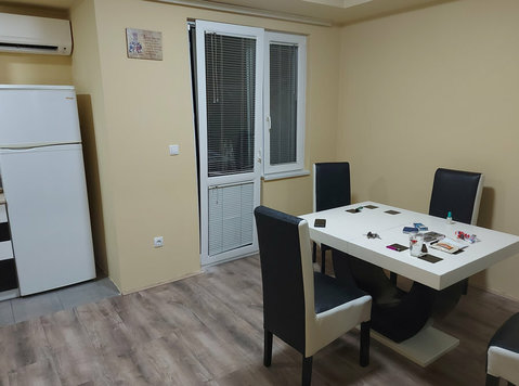 Prodajem stan u Kotežu-Beograd - Appartements