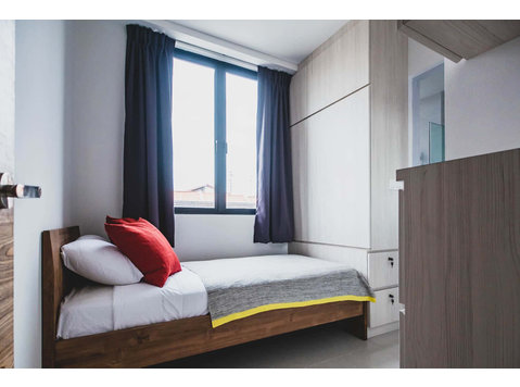 Lorong G Telok Kurau - Apartments