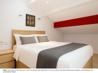 Room with 6 bedrooms