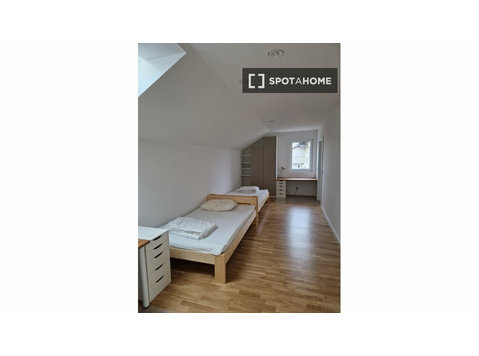 Chambre avec salle de bains à louer dans un appartement de… - À louer