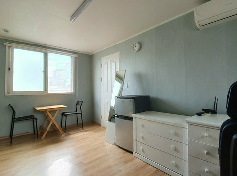 Females students share house single room in Sinchon,Yonsei, - Kimppakämpät