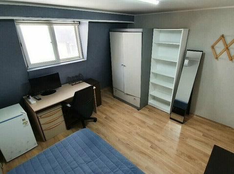 Females students share house single room in Sinchon,Yonsei, - Collocation
