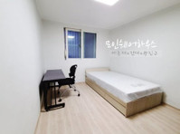 Sejong/konkuk Univ/ gwangjin-gu/*female only* Moinn airbnb - Комнаты