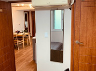 private bedroom + private bath at hongik university station - WGs/Zimmer