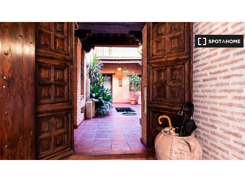 Appartamento con 1 camera da letto in affitto a Granada - குடியிருப்புகள்  