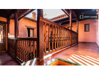 Appartamento con 1 camera da letto in affitto a Granada - Lakások